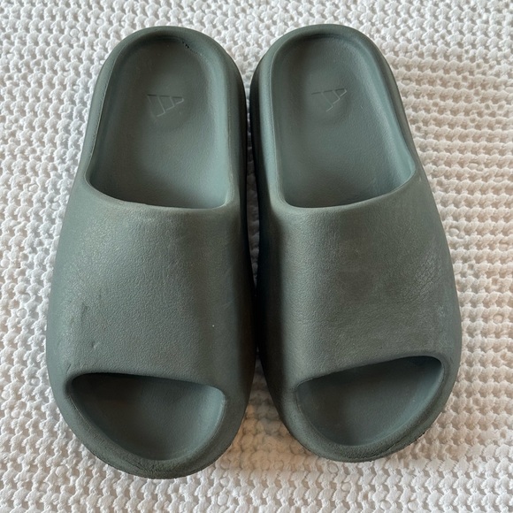 Yeezy Other - Boys Yeezy Slides
